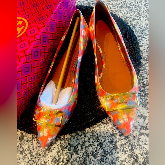 Tory Burch pointedly toe flat - Picture 1 of 8
